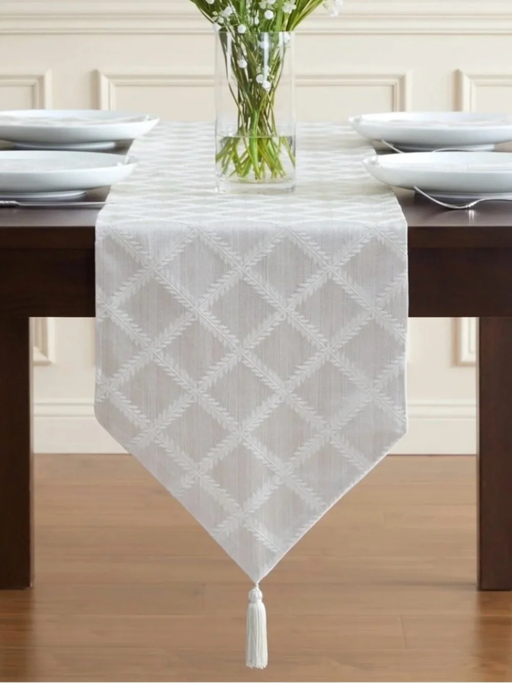 LENOX Laurel Leaf Platinum Table Runner Tassels 14